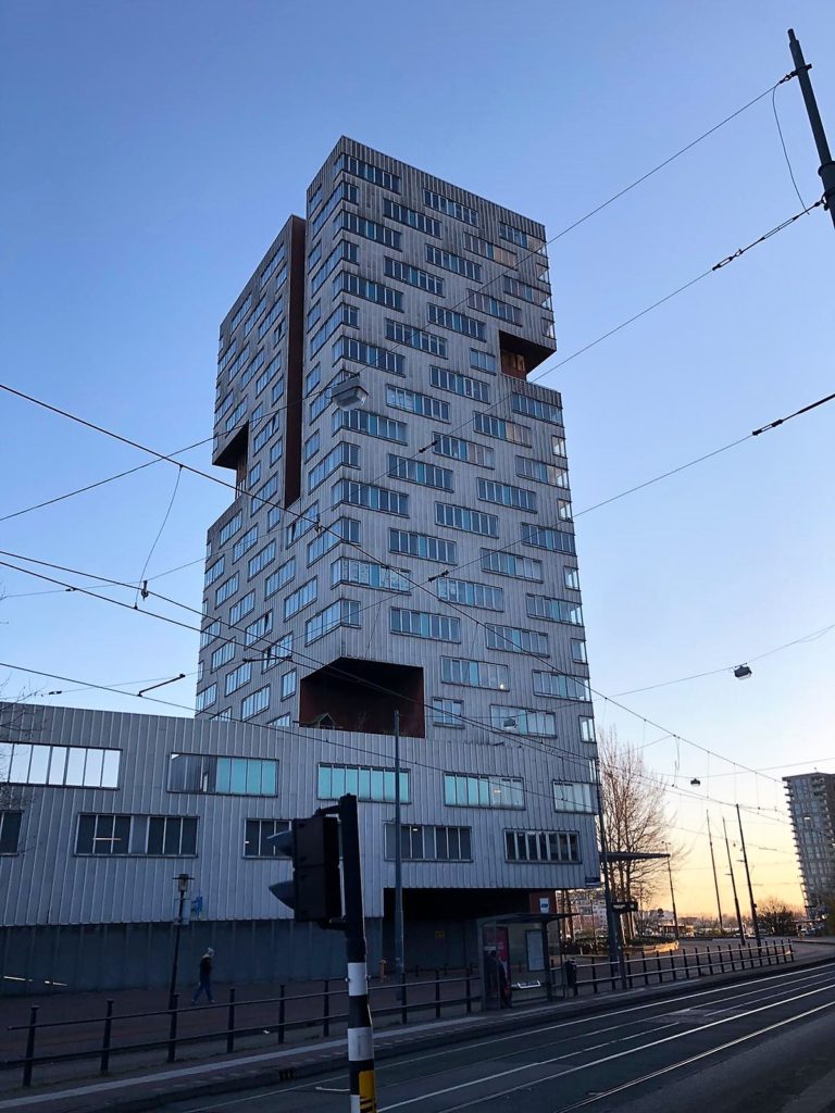 Onlangs uitgevoerd: Binnen- en buitenschilderwerk aan VvE De IJtoren te Amsterdam